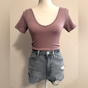 Purple V Neck Line and Round Back Cropped Short Sleeve Tee Size Small